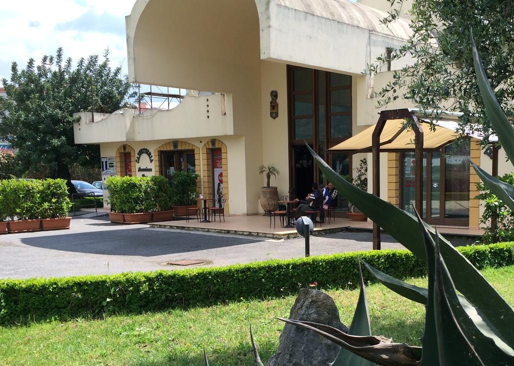 Hotel Il Cavaliere Sarno Exteriör bild